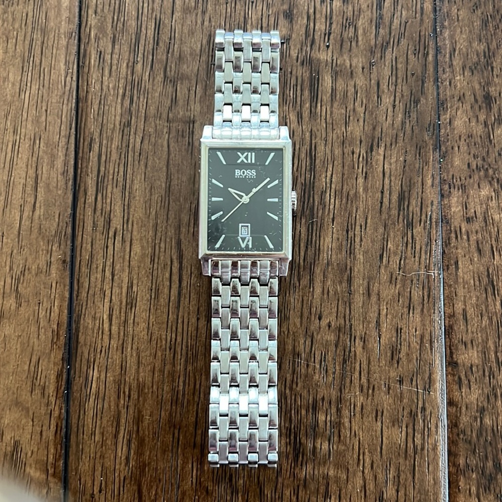 Hugo Boss Men’s watch. Used but in a good condition.